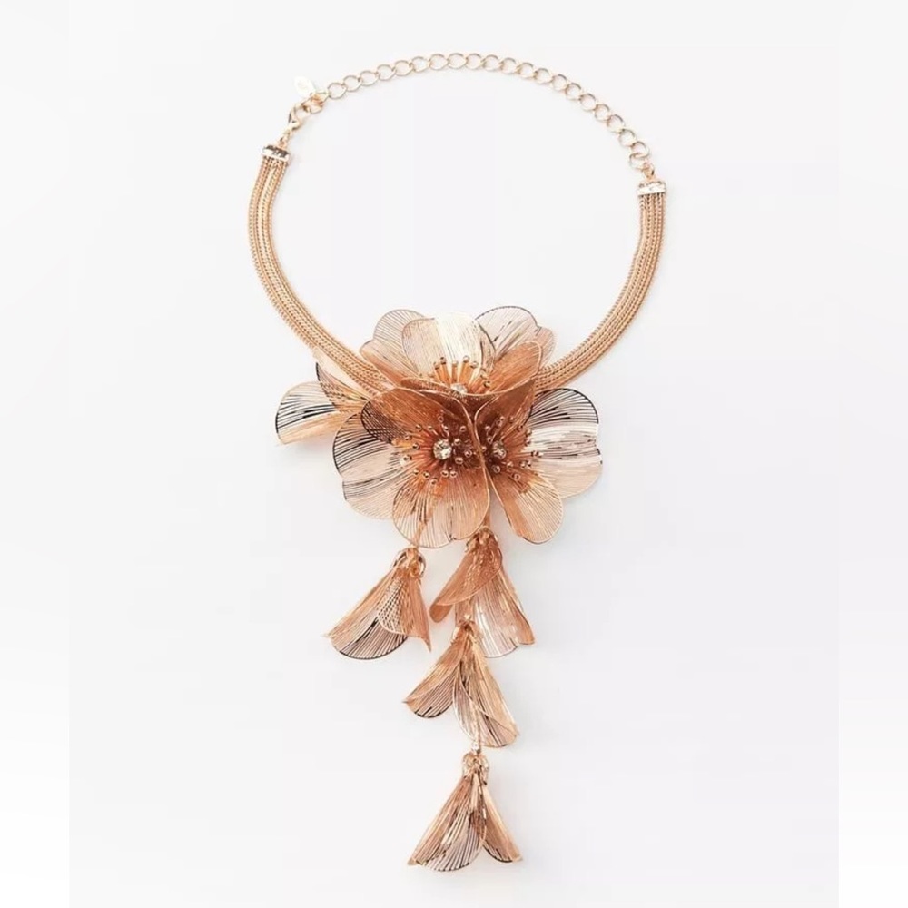 Zara CASCADING FLORAL NECKLACE Bloggers Favorite Golden NWOT